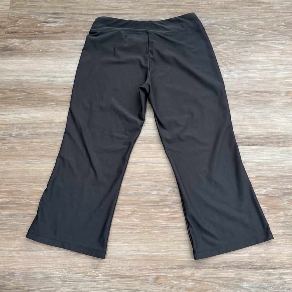 Nike Women's Size S Athletic Capri Pants - Picture 3 of 7